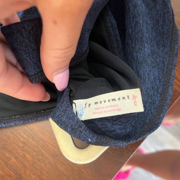 Free People Fp Movement Womens Blue Black Sports Bra XS Wireless Crossback - Picture 2 of 8
